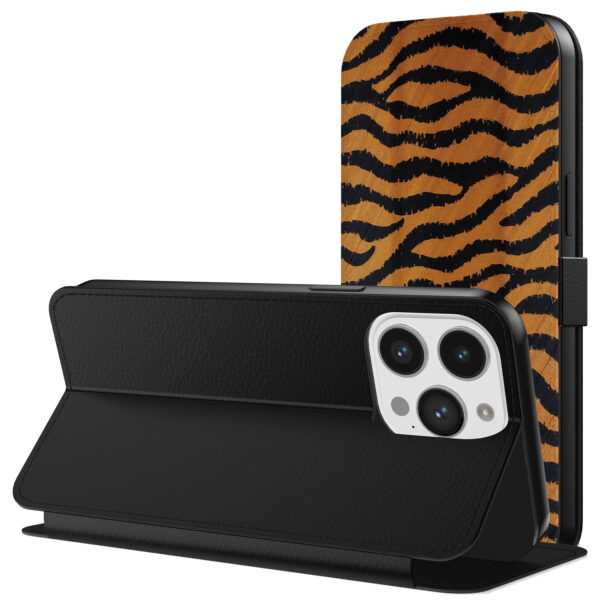 Leren bookcase hoesje iPhone 13 Pro met tijger opdruk en pasjeshouder (3)