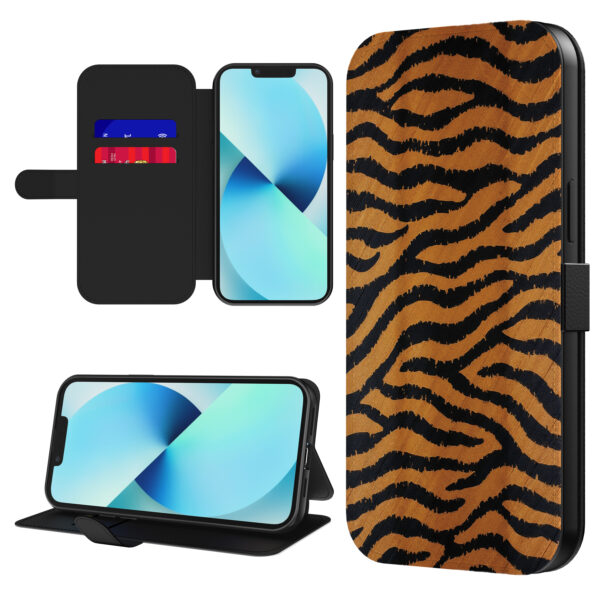 Leren bookcase hoesje iPhone 13 met tijger opdruk en pasjeshouder (1)