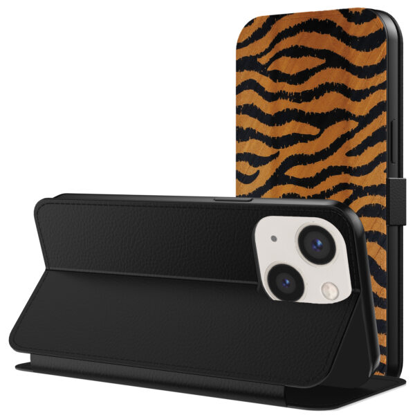 Leren bookcase hoesje iPhone 13 met tijger opdruk en pasjeshouder (3)