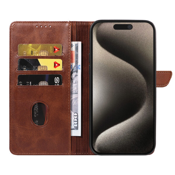 Iphone 15 Pro Max leren telefoonhoesje bookcase met pasjeshouder en magnetische lipje (2) donkerbruin