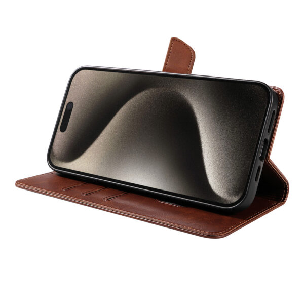 Iphone 15 Pro Max leren telefoonhoesje bookcase met pasjeshouder en magnetische lipje (3) donkerbruin
