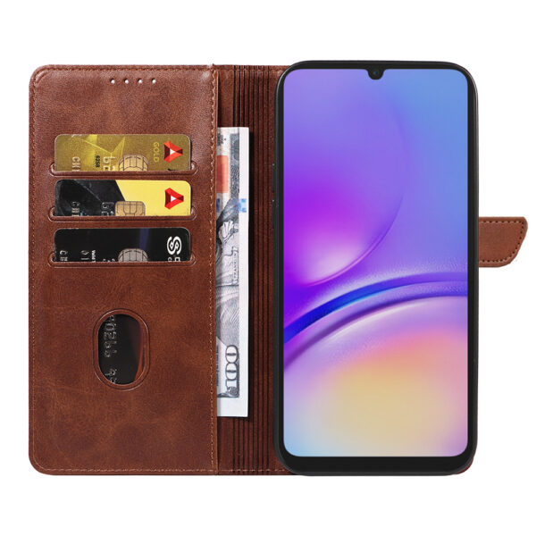 Samsung Galaxy A05 leren telefoonhoesje bookcase met pasjeshouder en magnetische lipje (2) donkerbruin