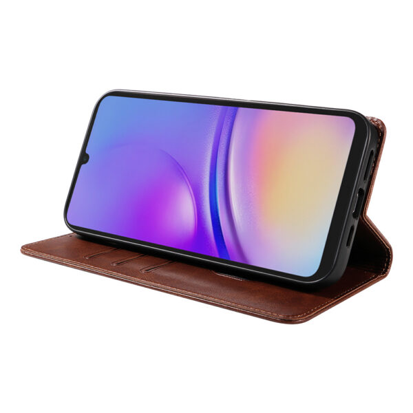 Samsung Galaxy A05 leren telefoonhoesje bookcase met pasjeshouder en magnetische sluiting (3) donkerbruin