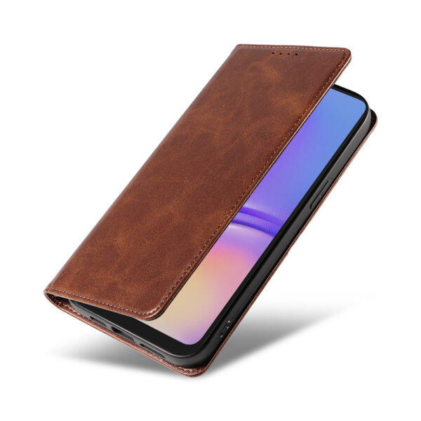 Samsung Galaxy A05 leren telefoonhoesje bookcase met pasjeshouder en magnetische sluiting (4) donkerbruin