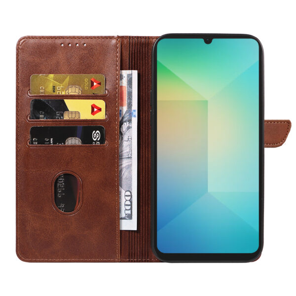 Samsung Galaxy A06 leren telefoonhoesje bookcase met pasjeshouder en magnetische lipje (2) donkerbruin