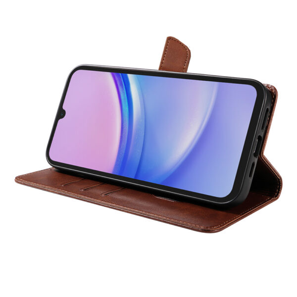 Samsung Galaxy A15 leren telefoonhoesje bookcase met pasjeshouder en magnetische lipje (3) donkerbruin