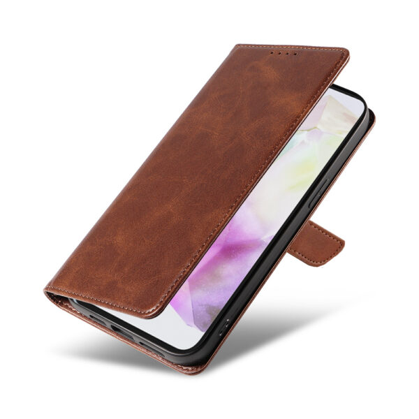 Samsung Galaxy A35 leren telefoonhoesje bookcase met pasjeshouder en magnetische lipje (4) donkerbruin