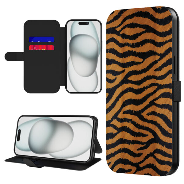 Leren bookcase hoesje iPhone 15 Plus met tijger opdruk en pasjeshouder (1)