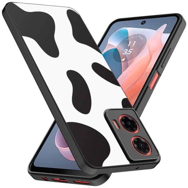 Motorola Moto G Play 2024 telefoonhoesje met koeienvlekken opdruk (2)