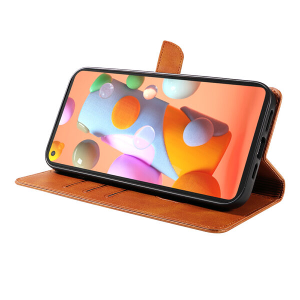 Samsung Galaxy A11 leren telefoonhoesje bookcase met pasjeshouder en magnetisch lipje (3) bruin