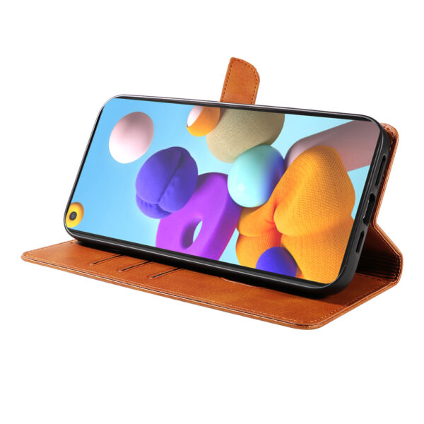 Samsung Galaxy A21 leren telefoonhoesje bookcase met pasjeshouder en magnetisch lipje (3) bruin