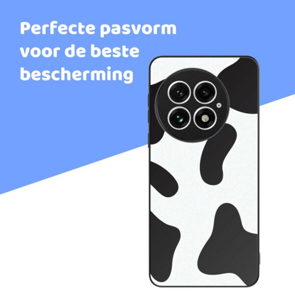 koeienvlekken opdruk_OnePlus 13 Telefoonhoesje (4)